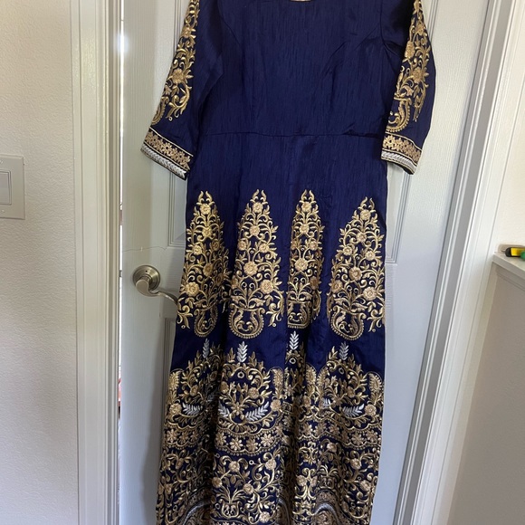 Brand new wedding of bridal dress . Comes with dupatta . - Picture 3 of 7